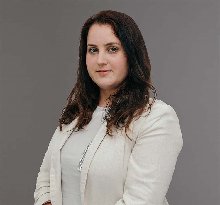 Laura Pomper - Centar za naručivanje